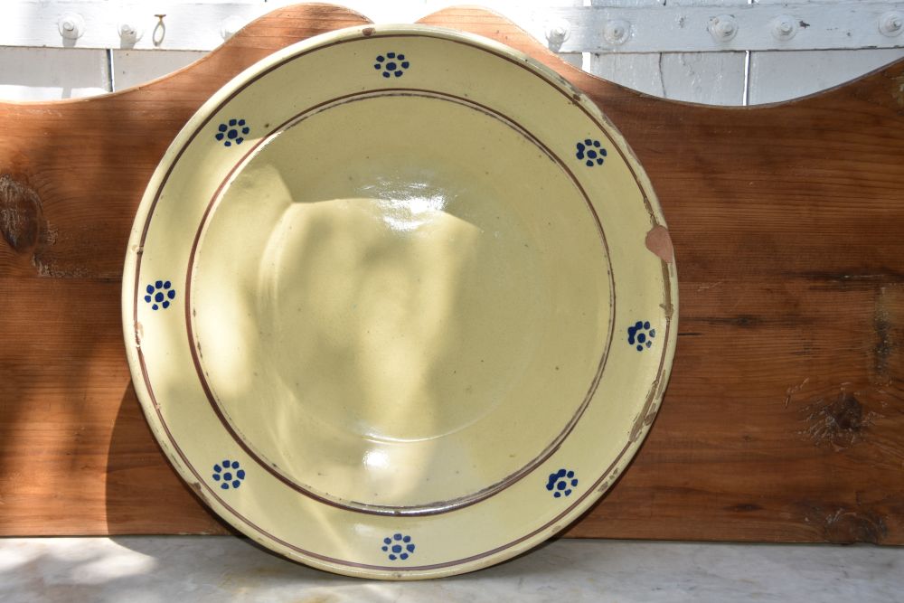 ANTIQUE PUGLIES LARGE CERAMIC BOWL - Image 4