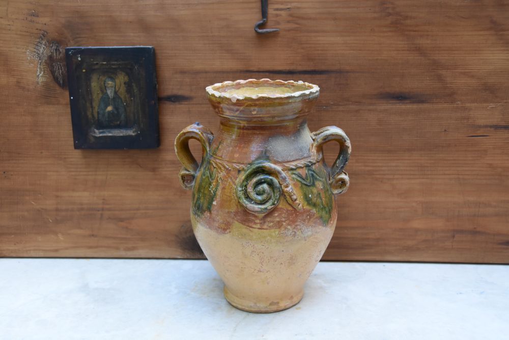 CERAMIC VASE FROM SOUTH OF RHODES