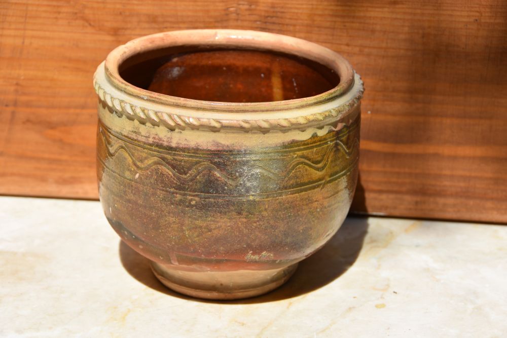 A SMALL GLAZED CERAMIC PLANTER - Image 4
